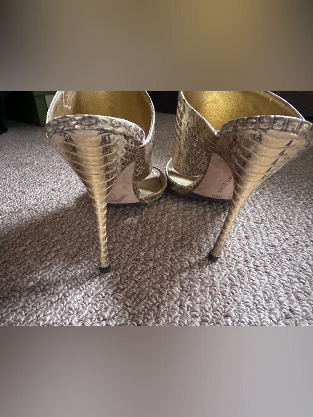 Manolo Blahnik Ripta python mule gold heels - Picture 5 of 7
